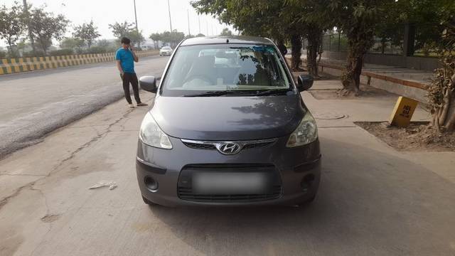 https://images10.gaadi.com/usedcar_image/3704625/original/29__VCC_1825302_94_1701236745.jpg?imwidth=6401