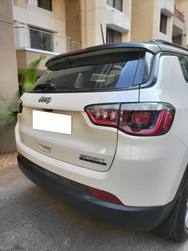 https://images10.gaadi.com/usedcar_image/3704663/original/processed_img2928956__used_car_2928956_1701845004.jpg?imwidth=6401