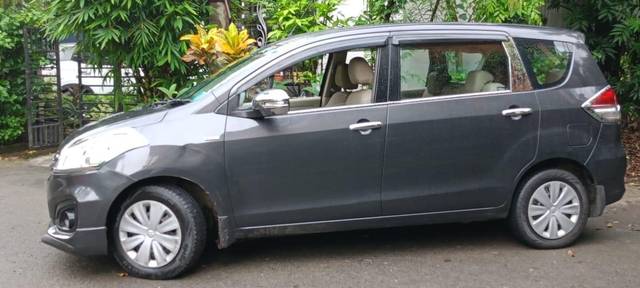 https://images10.gaadi.com/usedcar_image/3704731/original/processed_img2928988__used_car_2928988_1701846920.jpg?imwidth=6402