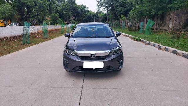 https://images10.gaadi.com/usedcar_image/3704736/original/processed_img2928989__used_car_2928989_1701847090.jpg?imwidth=6400
