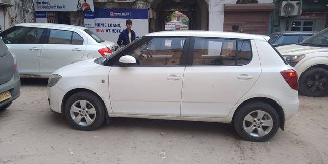 https://images10.gaadi.com/usedcar_image/3704768/original/29__VCC_IMG_1701234701422_1825311_95_1701235058.jpg?imwidth=6401