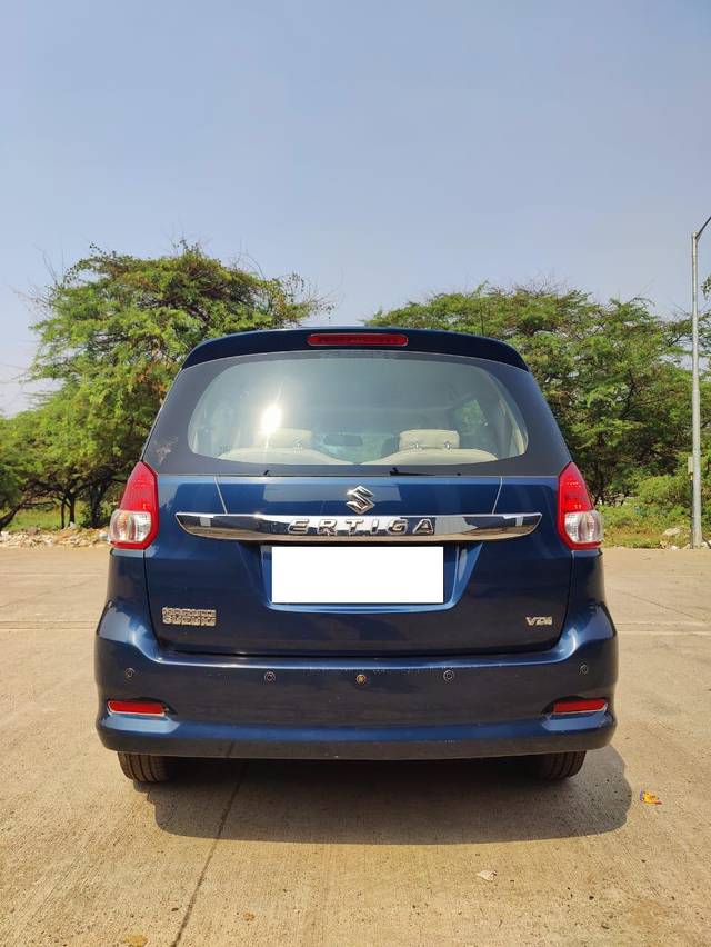 https://images10.gaadi.com/usedcar_image/3704782/original/processed_img2929013__used_car_2929013_1701848097.jpg?imwidth=6402