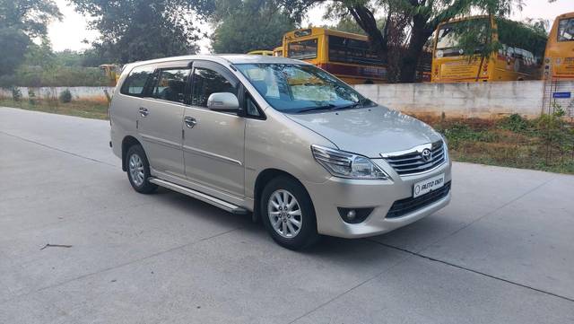 https://images10.gaadi.com/usedcar_image/3704791/original/processed_img2929018__used_car_2929018_1701848342.jpg?imwidth=6402