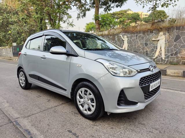 https://images10.gaadi.com/usedcar_image/3704792/original/processed_img2929019__used_car_2929019_1701848392.jpg?imwidth=6401