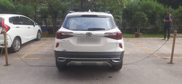 https://images10.gaadi.com/usedcar_image/3704903/original/29__VCC_1825392_96_1701243337.jpg?imwidth=6402