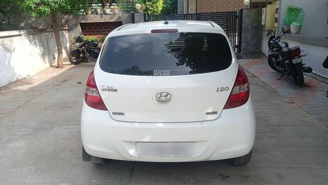 https://images10.gaadi.com/usedcar_image/3705009/original/29__VCC_1825471_96_1701249235.jpg?imwidth=6402