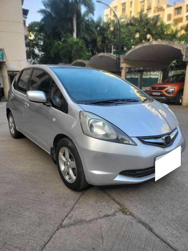 https://images10.gaadi.com/usedcar_image/3705081/original/processed_img2929177__used_car_2929177_1701860102.jpg?imwidth=6400