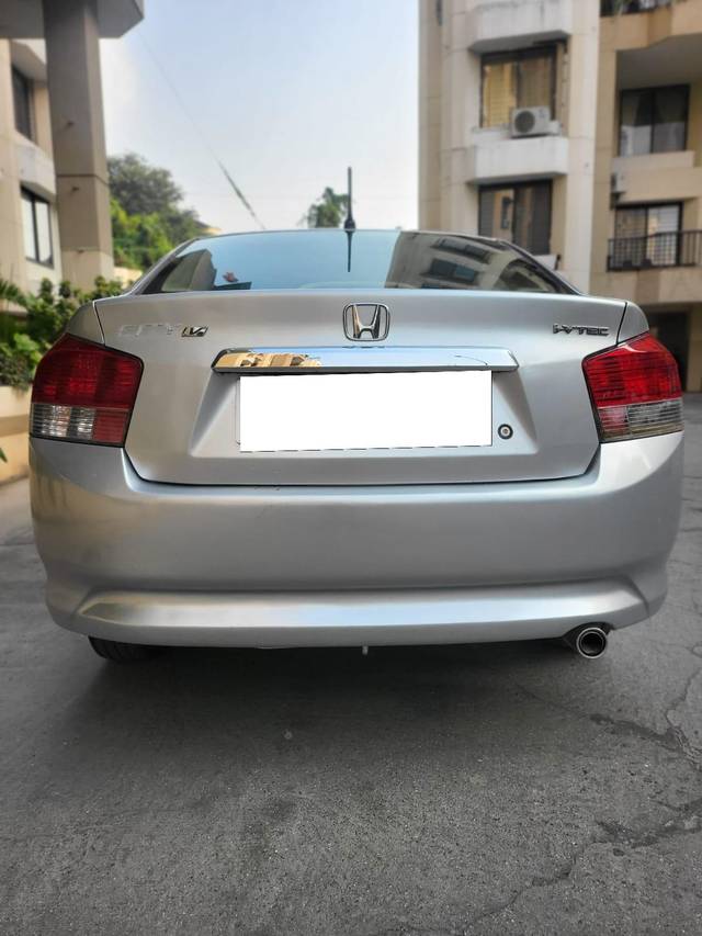 https://images10.gaadi.com/usedcar_image/3705086/original/processed_img2929181__used_car_2929181_1701857587.jpg?imwidth=6401