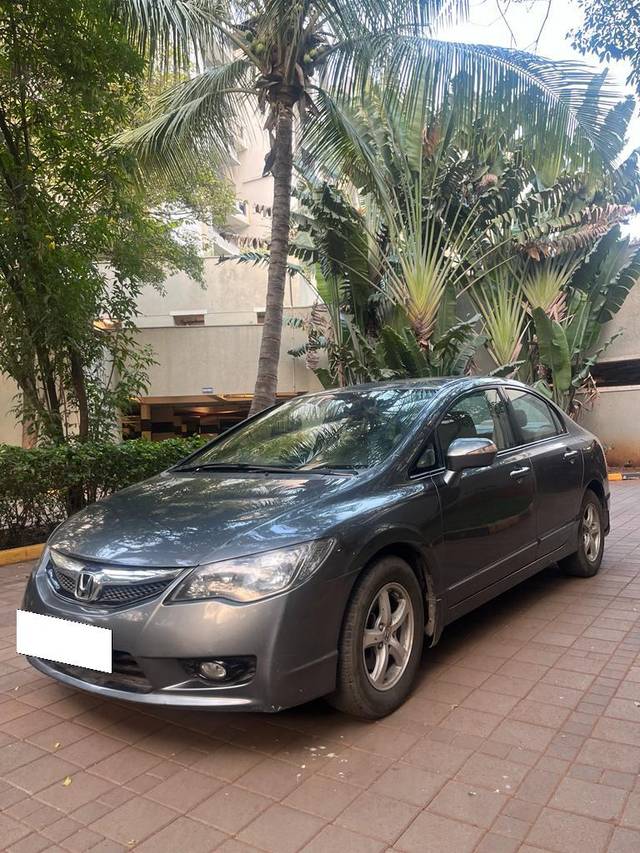 https://images10.gaadi.com/usedcar_image/3705088/original/processed_img2929183__used_car_2929183_1701857683.jpg?imwidth=6402