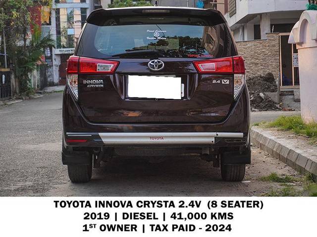 https://images10.gaadi.com/usedcar_image/3705126/original/processed_img2929206__usedcar_5_2929206_1701859033.jpg?imwidth=6401