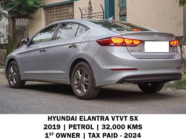 https://images10.gaadi.com/usedcar_image/3705136/original/processed_img2929212__usedcar_4_2929212_1701859414.jpg?imwidth=6402