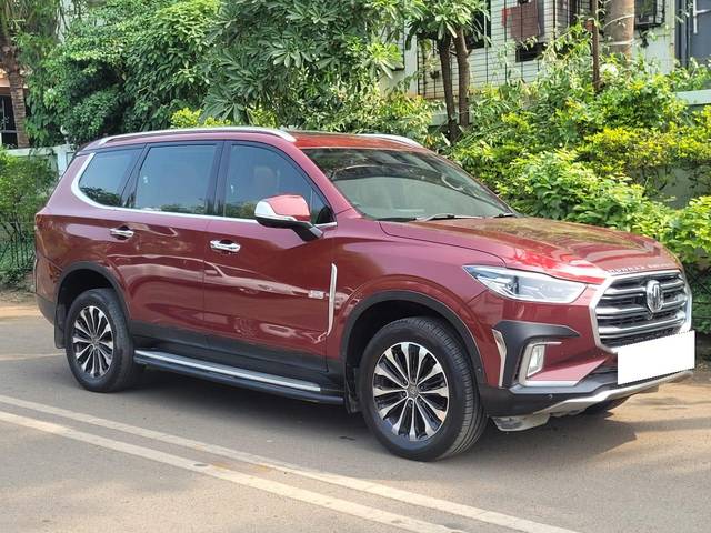 https://images10.gaadi.com/usedcar_image/3705150/original/processed_img2929219__used_car_2929219_1701860175.jpg?imwidth=6400