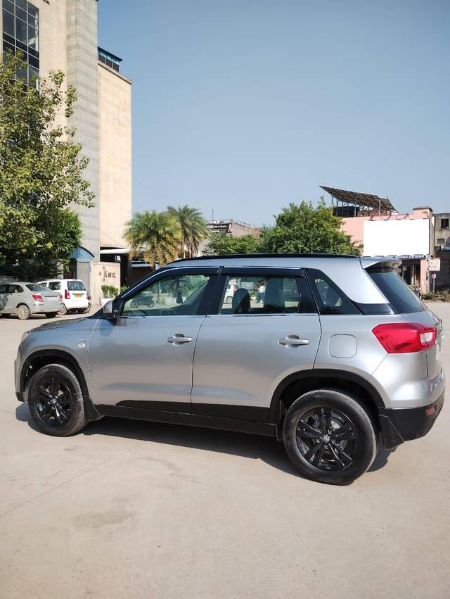 https://images10.gaadi.com/usedcar_image/3705158/original/processed_img2929224__used_car_2929224_1701860661.jpg?imwidth=6402