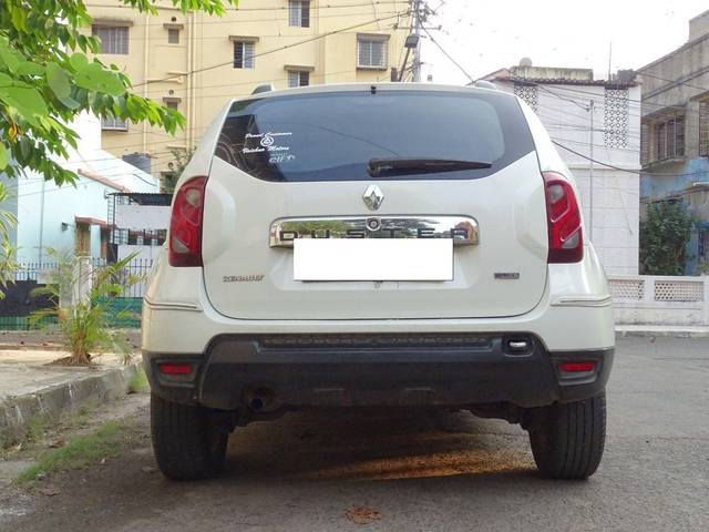 https://images10.gaadi.com/usedcar_image/3705162/original/processed_img2929227__usedcar_5_2471701860312_1701860381.jpeg?imwidth=6401