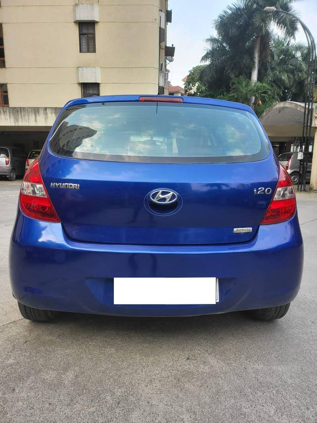 https://images10.gaadi.com/usedcar_image/3705180/original/processed_img2929238__used_car_2929238_1701861378.jpg?imwidth=6401