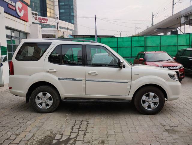 https://images10.gaadi.com/usedcar_image/3705183/original/processed_img2929239__used_car_2929239_1701861612.jpg?imwidth=6401