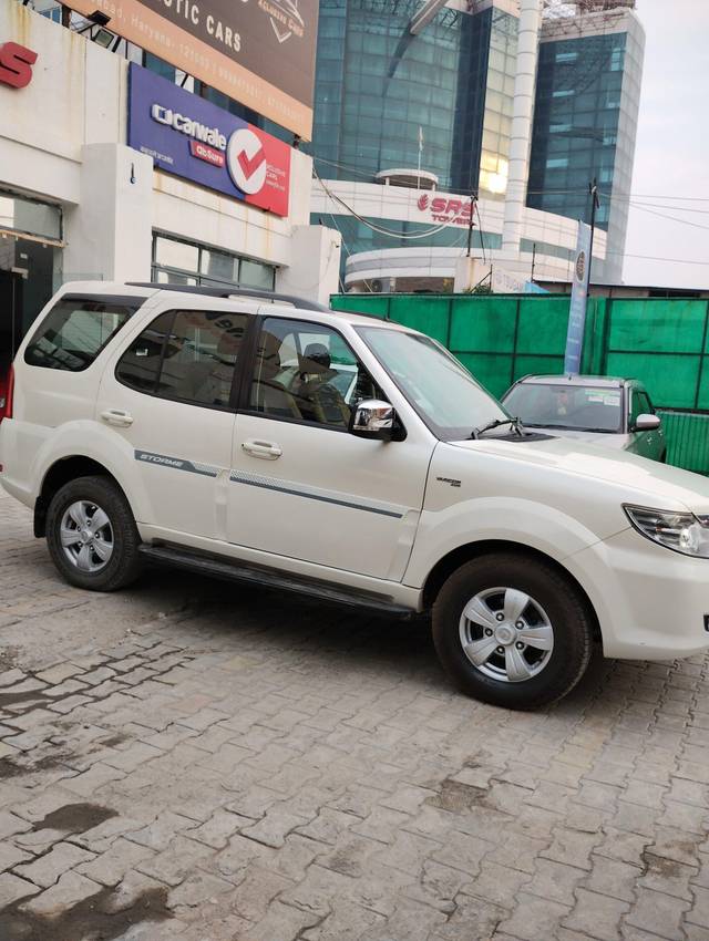 https://images10.gaadi.com/usedcar_image/3705183/original/processed_img2929239__used_car_2929239_1701861619.jpg?imwidth=6400