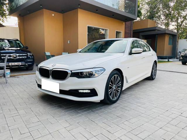 https://images10.gaadi.com/usedcar_image/3705198/original/processed_img2929246__usedcar_1_27__10151701861567_1701861706.jpeg?imwidth=6402