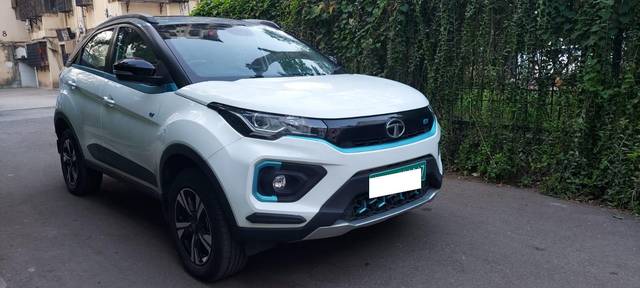 https://images10.gaadi.com/usedcar_image/3705203/original/processed_img2929250__usedcar_whatsappimage2023_12_08at120639pm_2__2929250_1702024087.jpeg?imwidth=6400