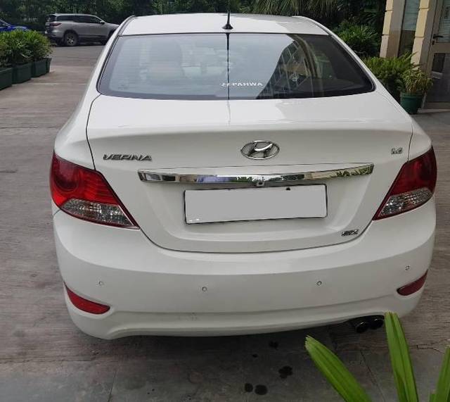 https://images10.gaadi.com/usedcar_image/3705225/original/processed_processed_4adcd8a6-7ccf-4fc6-8d01-08aff04f9647.jpg?imwidth=6401