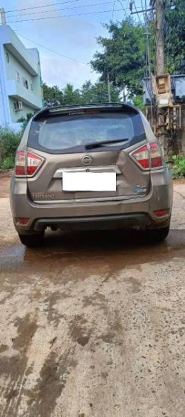 https://images10.gaadi.com/usedcar_image/3705266/original/processed_d8e94215-5b21-472a-8d01-5482fc340313.jpeg?imwidth=6402