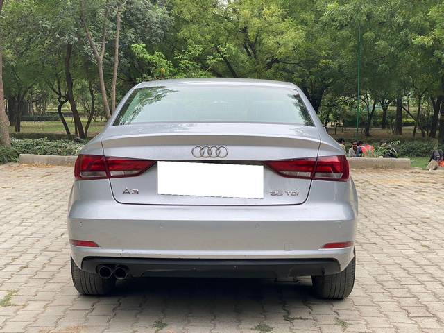 https://images10.gaadi.com/usedcar_image/3705270/original/processed_img2929295__used_car_2929295_1701863538.jpg?imwidth=6402