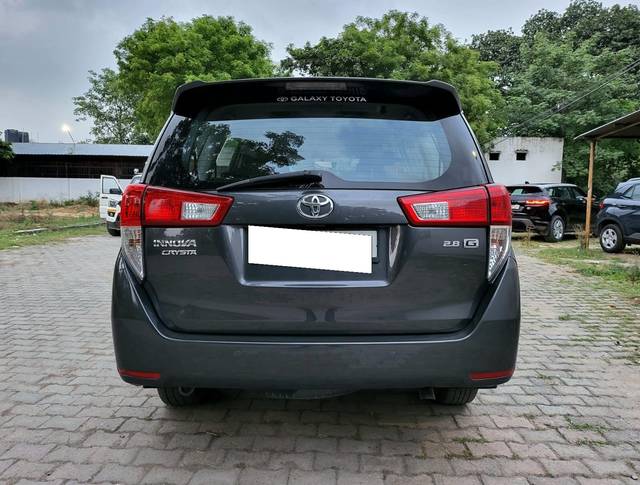 https://images10.gaadi.com/usedcar_image/3705273/original/processed_img2929297__used_car_2929297_1701863586.jpg?imwidth=6401