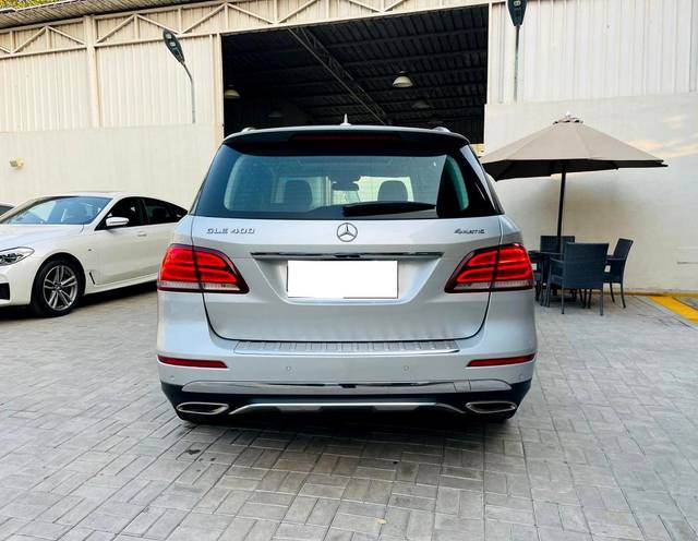 https://images10.gaadi.com/usedcar_image/3705276/original/processed_img2929300__usedcar_1_30__10151701863317_1701863406.jpeg?imwidth=6401