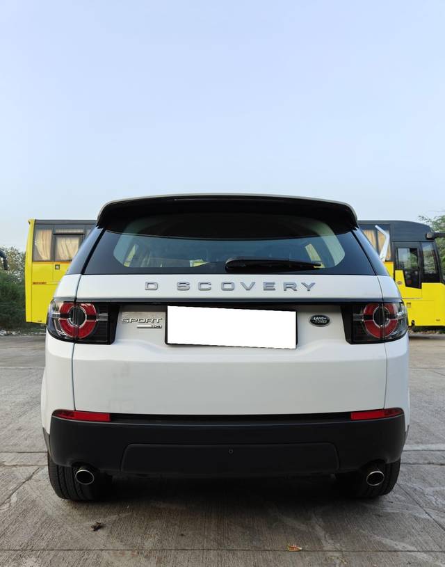 https://images10.gaadi.com/usedcar_image/3705282/original/processed_img2929304__used_car_2929304_1704273819.jpg?imwidth=6402