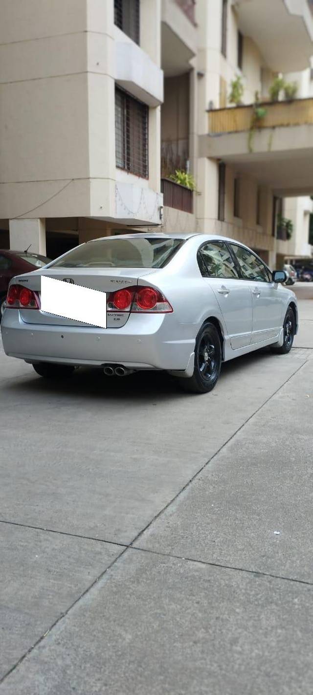 https://images10.gaadi.com/usedcar_image/3705288/original/processed_img2929308__used_car_2929308_1701864015.jpg?imwidth=6400