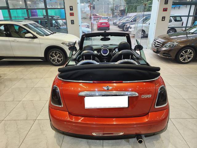 https://images10.gaadi.com/usedcar_image/3705290/original/processed_img2929309__used_car_2929309_1701864067.jpg?imwidth=6401