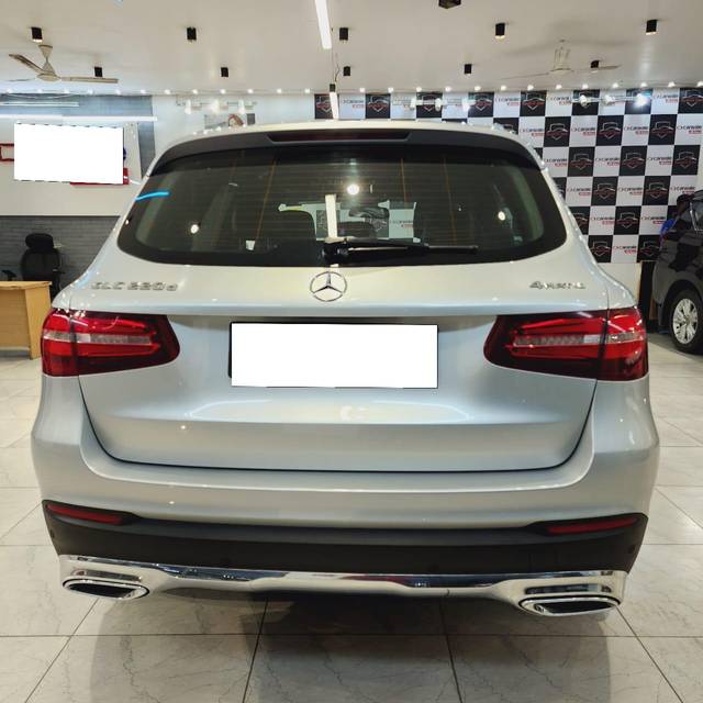https://images10.gaadi.com/usedcar_image/3705296/original/processed_img2929311__used_car_2929311_1701864359.jpg?imwidth=6401