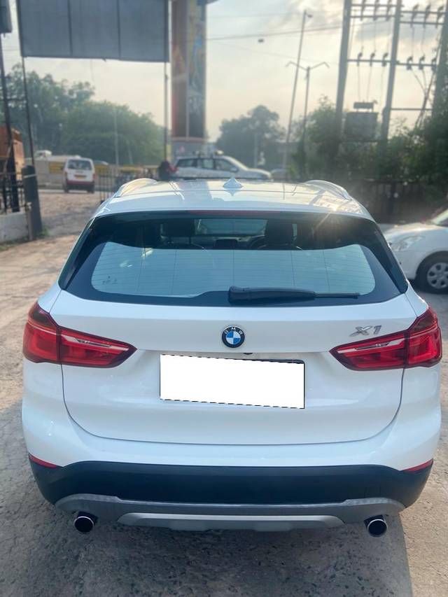 https://images10.gaadi.com/usedcar_image/3705303/original/processed_img2929317__used_car_2929317_1701864445.jpg?imwidth=6401