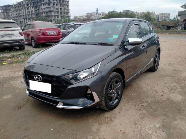 https://images10.gaadi.com/usedcar_image/3705310/original/processed_img2929320__usedcar_whatsappimage2023_12_05at21938pm_2531701864441_1701864453.jpeg?imwidth=6402