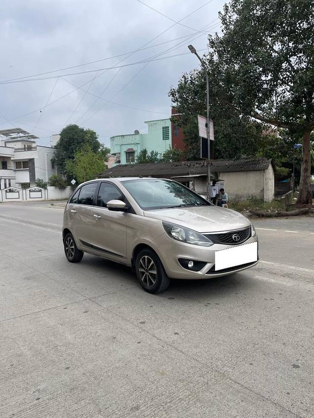 https://images10.gaadi.com/usedcar_image/3705313/original/processed_img2929322__used_car_2929322_1701864660.jpg?imwidth=6400