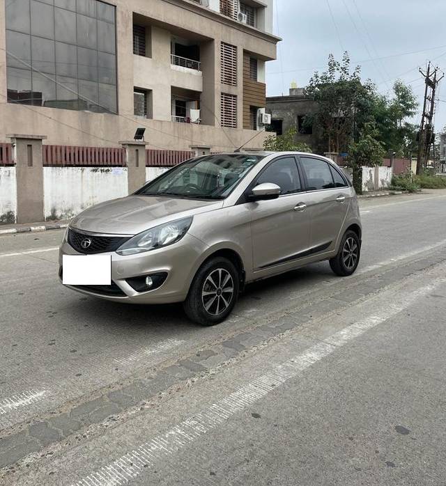 https://images10.gaadi.com/usedcar_image/3705313/original/processed_img2929322__used_car_2929322_1701864663.jpg?imwidth=6402