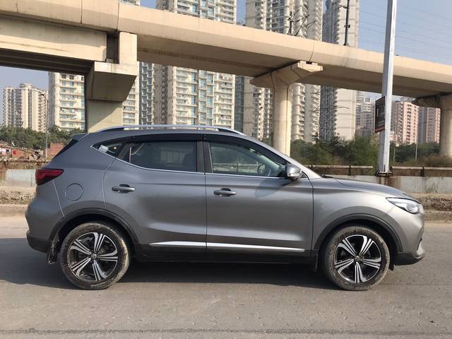 https://images10.gaadi.com/usedcar_image/3705329/original/img2929329__used_car_2929329_1702916264.jpg?imwidth=6401
