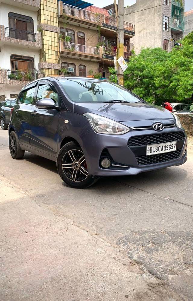 https://images10.gaadi.com/usedcar_image/3705343/original/processed_img2929337__used_car_2929337_1701865744.jpg?imwidth=6400