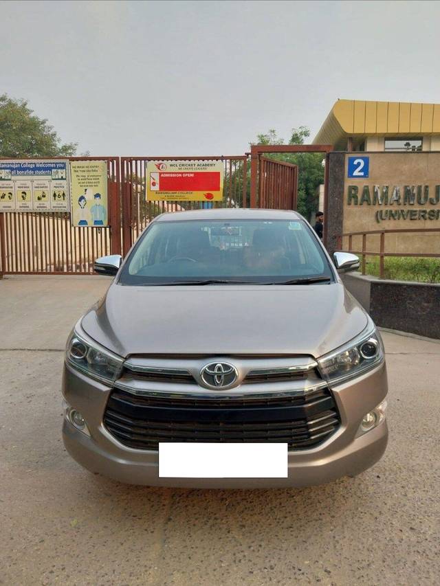 https://images10.gaadi.com/usedcar_image/3705357/original/processed_img2929350__used_car_2929350_1701865874.jpg?imwidth=6400