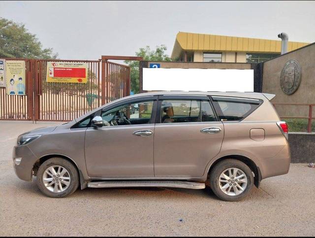 https://images10.gaadi.com/usedcar_image/3705357/original/processed_img2929350__used_car_2929350_1701865880.jpg?imwidth=6401