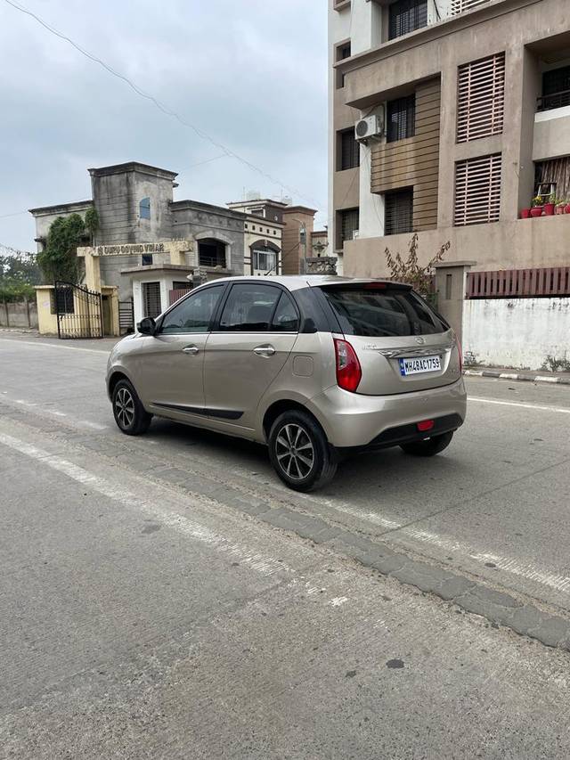 https://images10.gaadi.com/usedcar_image/3705390/original/processed_img2929368__used_car_2929368_1701866948.jpg?imwidth=6401