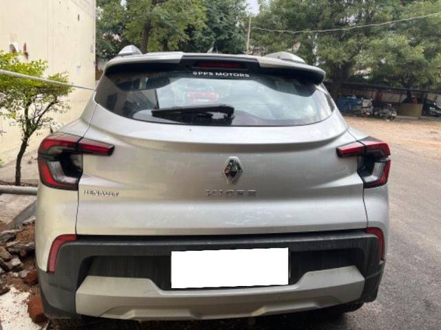 https://images10.gaadi.com/usedcar_image/3705451/original/processed_27089c4b-2920-41ed-bd18-219c7d0f4c5f.jpeg?imwidth=6402