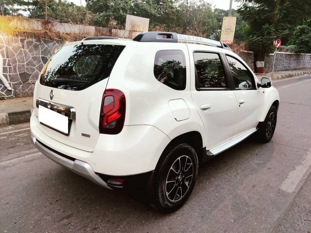 https://images10.gaadi.com/usedcar_image/3705484/original/processed_img2929398__used_car_2929398_1701870547.jpg?imwidth=6402