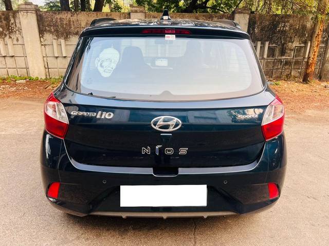 https://images10.gaadi.com/usedcar_image/3705499/original/processed_img2929404__used_car_2929404_1701870899.jpg?imwidth=6402
