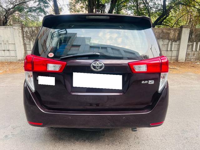 https://images10.gaadi.com/usedcar_image/3705501/original/processed_img2929405__used_car_2929405_1703066743.jpg?imwidth=6402