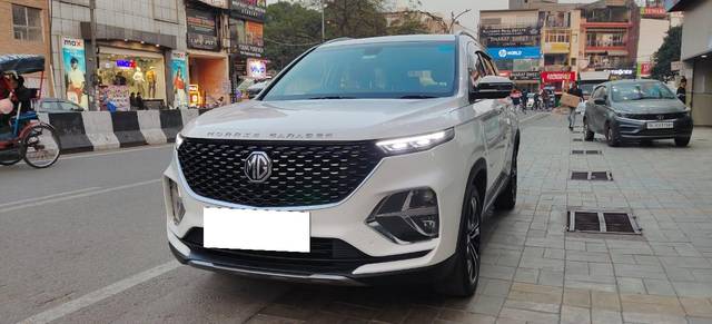 https://images10.gaadi.com/usedcar_image/3705505/original/processed_img2929409__usedcar_whatsappimage2023_12_05at51221pm_9661701871042_1701871050.jpeg?imwidth=6400