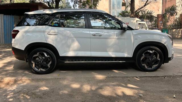 https://images10.gaadi.com/usedcar_image/3705511/original/img2929412__usedcar_whatsappimage2023_12_06at121526pm_1__9661701871151_1701871160.jpeg?imwidth=6401