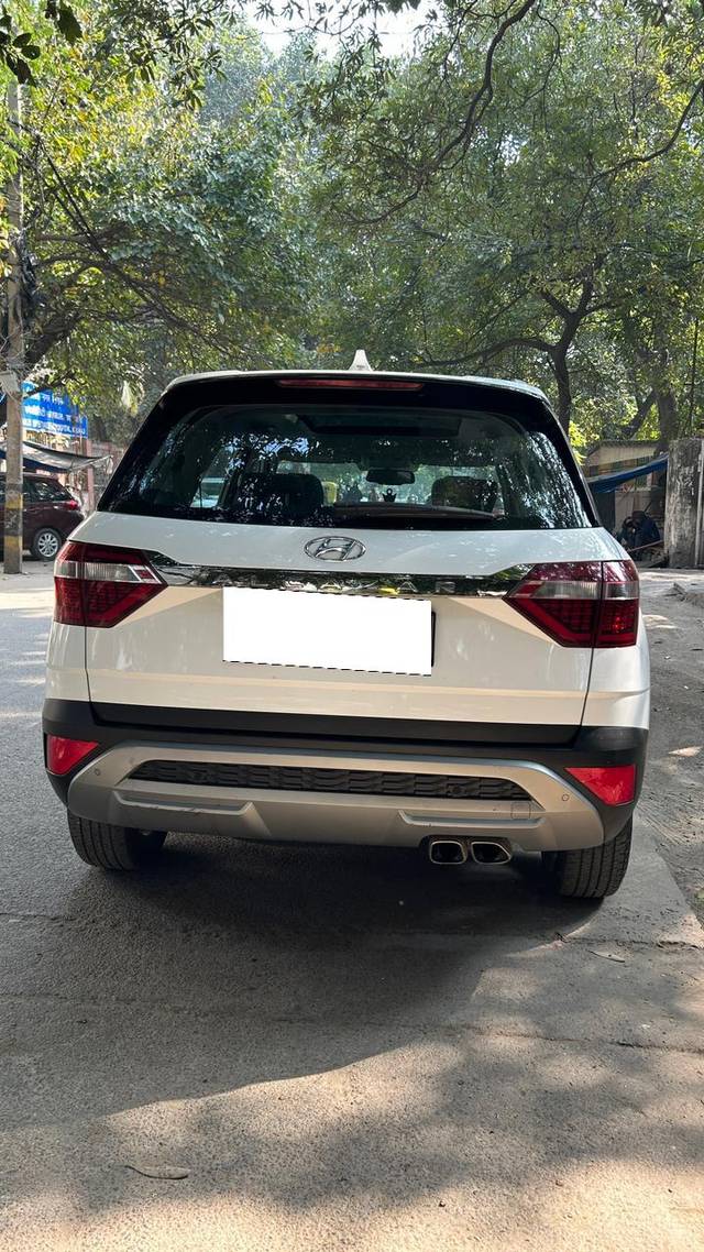https://images10.gaadi.com/usedcar_image/3705511/original/processed_img2929412__usedcar_whatsappimage2023_12_06at121528pm_9661701871151_1701871160.jpeg?imwidth=6402