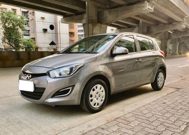 https://images10.gaadi.com/usedcar_image/3705526/original/processed_img2929414__usedcar_1_2__13771701871290_1701871318.jpeg?imwidth=6400