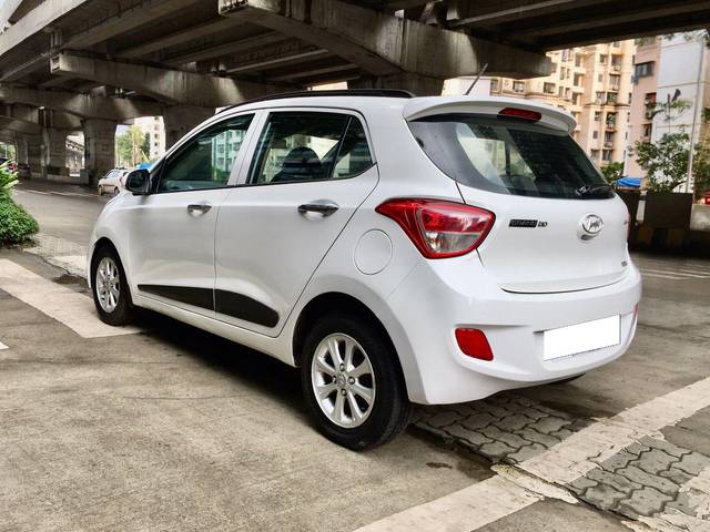 https://images10.gaadi.com/usedcar_image/3705534/original/processed_img2929416__usedcar_1_5__13771701871552_1701871584.jpeg?imwidth=6402